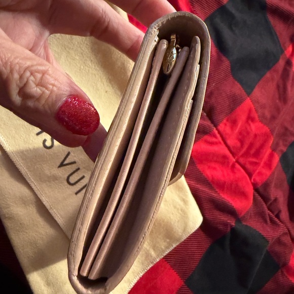 Louis Vuitton Vernis Sarah Wallet - Picture 3 of 14